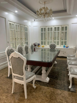 Bán biệt thự tại Khu đô thị Việt Hưng, diện tích 200m2, giá: 39 tỷ, khu sầm uất
