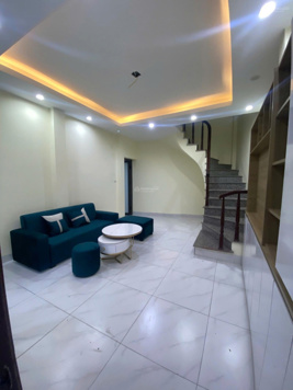 Chính chủ bán nhà Thạch bàn, DT 32m2, 4T, giá nhỉnh 4 tỷ rẻ nhất Long Biên, Cổ Linh