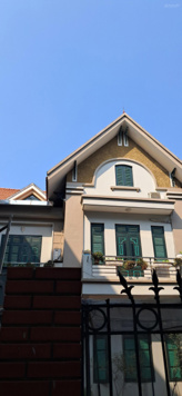 Chính chủ bán nhà dân xây Thạch Bàn, giá cực chất 8,6 tỷ, DT 102m2