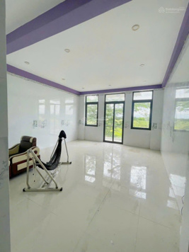 Bán gấp nhà Tân Mỹ - Long An, đối diện sân golf. Rộng 90m2 giá sang nhanh