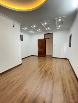 Siêu siêu rẻ nhà Kim Giang - Hoàng Mai 40m2 5T 2 thoáng gần oto chỉ 6.5 tỷ