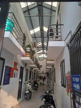 Cần bán căn nhà trọ gồm 10 phòng thu nhập 22tr/tháng. DT: 10m x 18m, giá 5.9 tỷ