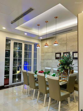 Bán gấp biệt thự KĐT Trung Yên, Trung Hòa, nhà đẹp, thang máy, ngõ to vỉa hè, gần phố, ở vip