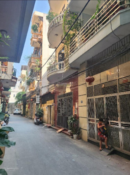 Nhà phố Tô Hiệu, Hà Đông - ô tô đỗ cửa vào nhà