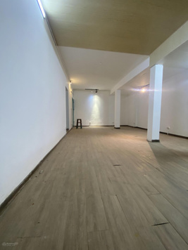 Bán căn tập thể bưu điện tầng 1 - kinh doanh cực tốt - ngõ 5 Láng Hạ (ngay sau Đại Sứ Quán Mỹ)