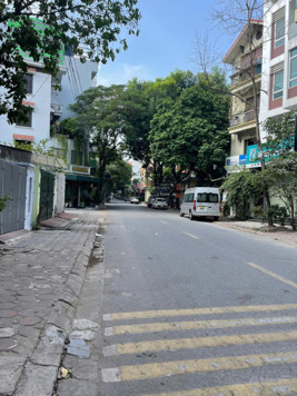 Cần bán gấp căn biệt thự Nguyễn Khuyến Hà Đông, mặt phố, dt: 120m2, giá bán 25,9 tỷ