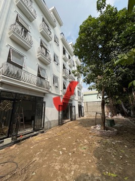 Bán nhà 5 tầng Sài Đồng, sân đỗ ô tô trước cửa cực hiếm, giá nhỉnh 6 tỷ