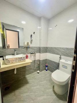 Bán nhà 32m x 5 tầng Thạch Bàn, ô tô 7 chỗ vào nhà, rẻ nhất Long Biên 4,2 tỷ