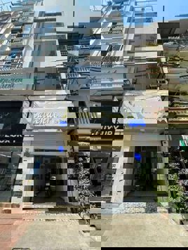  Bán nhà 5 tầng, phố Nguyễn Chí Thanh, quận Đống Đa mặt tiền 4.1m, diện tích 40m2