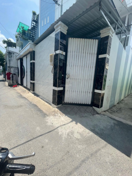 Bán nhà trọ 1 trệt 1 lửng thu nhập 15tr/th ngay chợ Hoa Cau hẻm xe hơi rộng, Tiện xây mới làm CHDV