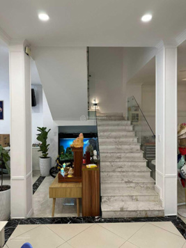 Chính chủ cần bán biệt thự liền kế Nam Thông 2 ngang 8 dài 18m trệt hai lầu giá 38 tỷ nội thất đẹp