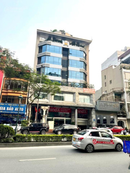 Giảm 2.5 tỷ mặt phố Nguyễn Văn Cừ, đoạn giao Nguyễn Sơn đẹp nhất Phố, mặt tiền 8.6m - DT 270m2