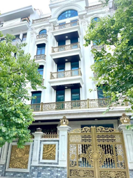 Vip số 1 Long Biên, liền kề Minh Nhựa, Mặt phố Lâm Hạ, 7 tầng thang máy, view hồ, DT 130m2