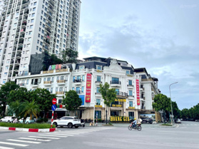 Hoa hậu mặt phố Hồng Tiến, 7 tầng thang máy, Bể bơi - full nội thất, MT đẹp 7m - Dt 75m2