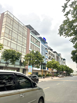 View triệu đô, mặt phố Lâm Hạ, 7 tầng thang máy, View hồ view công viên, DT 90m2 - MT 6m