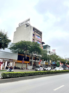 Hàng hiếm mặt phố Nguyễn Văn Cừ, vỉa hè rộng 7m, phân lô vuông vắn siêu đẹp, 5 tầng 100m2 - MT 5m