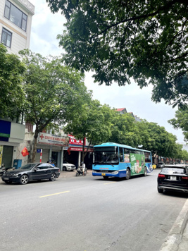 Giảm sâu 2,5 tỷ mặt phố Thạch Bàn, kinh doanh sầm uất, khuôn tiền hiếm nhỉnh 11 tỷ
