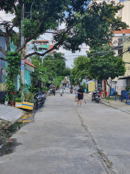 Bán gấp nhà Tô Ký ngay chợ TCH trung đoàn Gia Định liền kề 2 trường ĐH hẻm 10m thông cách MT 30m