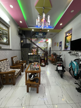 Chủ nhà cần bán nhà 4m x16m. Nở hậu, tổng diện tích đất 75m2 1 lầu. Nhà cách Aeon Tân Phú chỉ 200m