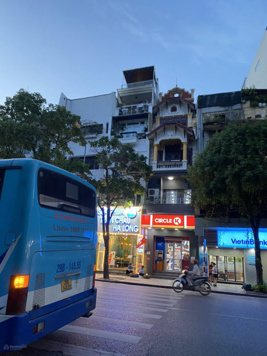Bán nhà mặt phố Nguyễn Khuyến, vị trí đắc địa, 5 tầng, DT 72m2, mặt tiền 4,2m, 29 tỷ, 0903 280 064