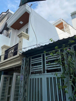 Bán nhà giá rẻ 6.3 x 18m nhà nát tiện xây mới ở Thới An Q 12. Giá TL