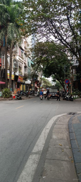 Bán nhà mặt phố Trần Quang Diệu, Hoàng Cầu. DT 40m2*4 tầng. MT 3,5m. H: ĐN. Sổ đỏ. Giá 21,5 tỷ.