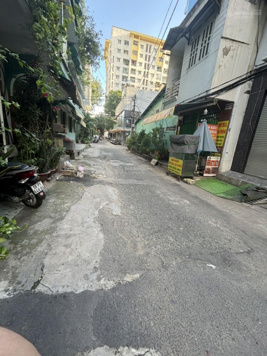 Cần bán gấp nhà Cư Xá Lữ Gia phường 15 Q. 11 gần phú Thọ, giáp Q. 10, 8x14m, lầu, giá 18 tỷ 9 TL