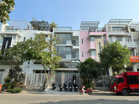 Chính chủ cần bán gấp căn nhà phố hướng Nam KDC Phú Mỹ - Vạn Phát Hưng, Q7. DT 126m2, giá 18 tỷ