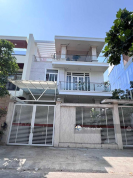 Chỉ 39 tỷ - Biệt thự sang đẹp - hầm trệt 3Lầu full nội thất - 11 x 20m - ngay công viên Cao Đức Lân