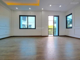 Nhà mới 6 tầng - thang máy - thiết kế hiện đại - 6 phòng ngủ - hơn 10 tỷ - liên hệ: 0984 784 269