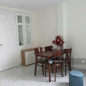 Mặt phố, Pháo Đài Láng, vỉa hè rộng, DT 86m2*8 tầng, thang máy, chào 28.5 tỷ, có bớt