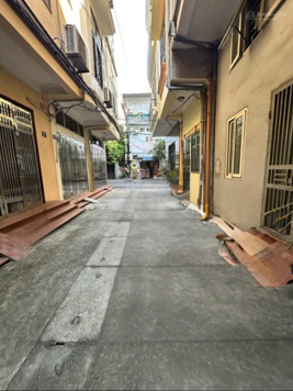 Mặt phố Nguyễn Văn Trỗi, Thanh Xuân. 2 mặt tiền ô tô tránh. 46m2. Nhà 5 tầng. Chỉ 13 tỷ 9. Quá hiếm