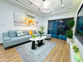 Chính chủ cần bán căn hộ Goldmark 3N 2WC nội thất full sang xịn mịn, sẵn sổ giao dịch LH 0986 205 136