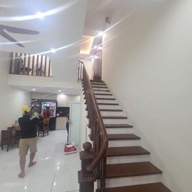 Quá ngon! Hơn 4 tỷ, bán nhà Đông Ngạc, Bắc Từ Liêm - 56m2 - 5m MT - 1 nhà ô tô tránh - dân xây