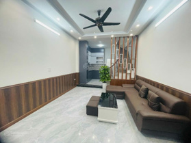 Bán nhà đường Trương Định - 3 gác đỗ cửa - nhà mới ở ngay - 6,7 tỷ - 40 m2 x 5 tầng - sổ đỏ cất két