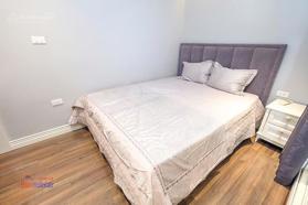 Siêu hot - Căn 2PN view thẳng Hồ Tây - tầng đẹp. Full nội thất xịn xò. Xem nhà gọi: 0974 880 851