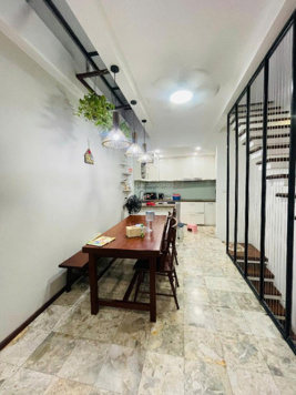 Phân lô quân đội - ô tô tránh, dừng, đỗ - vỉa hè - dân trí cao - trung tâm tiện ích