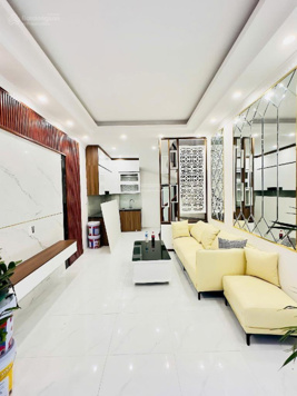 Bán nhà riêng tại đường Vĩnh Hưng, 7,05 tỷ VND, 37 m2, 5 tầng