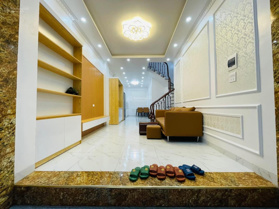 Siêu phẩm Văn Chương, Đống Đa, DT 38m2, 5 tầng, nhỉnh 5,5 tỷ, kinh doanh