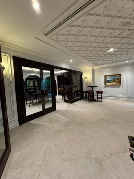 Chuyển nhượng: Biêt thự Vinhomes Riverside, 1100m2, 335 tỷ. Nội thất cực đẹp, view sông rộng