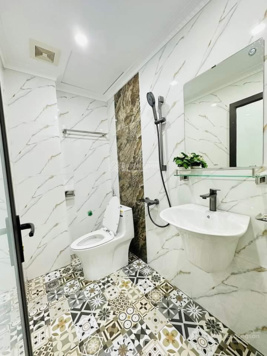 Bán nhà Võng Thị Tây Hồ lô góc, 2 mặt ngõ 55m2x3T MT 6m giá 8.9tỷ ngõ thông rộng, giáp Hồ Tây