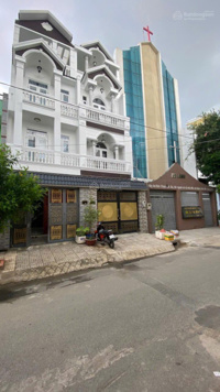 Khu vực vip hiếm có nhà bán - chỉ 1 căn duy nhất Nguyễn Văn Vịnh, P. Hiệp Tân, Q. Tân Phú