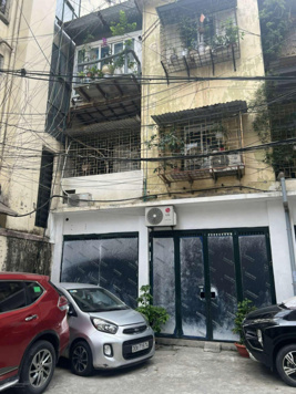 Bán nhà 3 tầng Giải Phóng - 40m2 - mặt tiền 3.5m - Ô tô vào nhà đỗ cửa - Giá: 7 tỷ