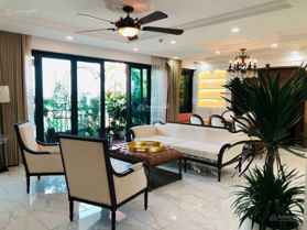 Cần bán CHCC Oriental Plaza 106m2 3PN, nhà đẹp, có ban công phòng khách, giá 4 tỷ 4, LH: 0777 679 268