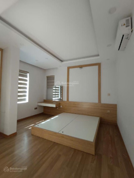 Bán nhà mặt phố Tam Khương, Đống Đa, diện tích 33m2 x 6 tầng, mặt tiền 8,5m giá 12 tỷ