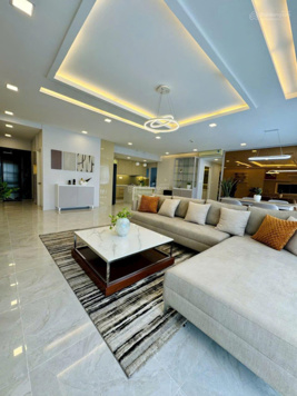 Vị trí đẹp nhất căn hộ Happy Valley, 135m2, căn góc 02, lầu cao, giá 9,350tỷ. Đang hdt 40tr /th