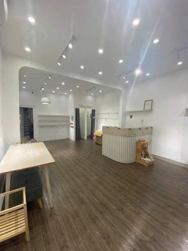 Cho thuê nhà 2 tầng mặt tiền Phan Châu Trinh ngay trung tâm