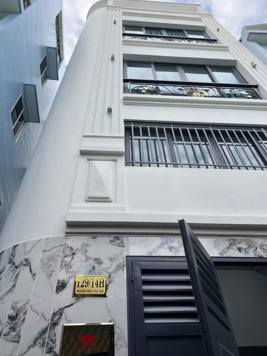 Cho thuê phòng studio, CHDV, mới xây xong đường Nguyễn Trãi, Quận 5. Giá rẻ. Full nội thất cao cấp