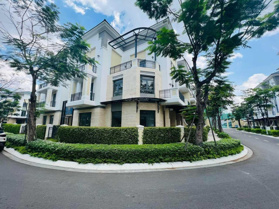Chính chủ bán căn góc 2 mặt tiền Verosa Park 10x17m. Thiết kế 4 tầng. Gọi Ngay 0982 667 473 Phan Điền