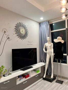 Cần bán căn hộ 3PN 129m2 căn góc, full nội thất xịn như hình, giá 3,8 tỷ, đã có sổ hồng